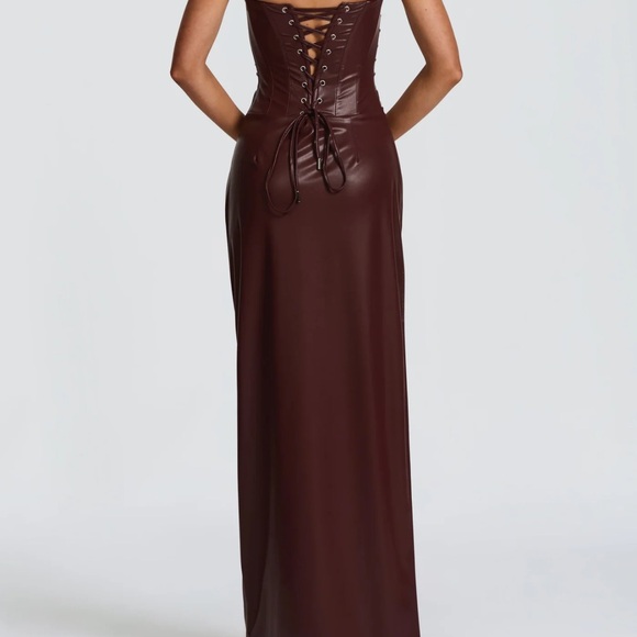 Chic sexy Strapless Leather Dress in Rich burgundy - Picture 5 of 5